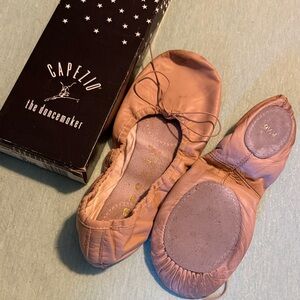 Capezio CG 2002 split sole pink ballet slippers 9.5W Leather upper and sole EUC